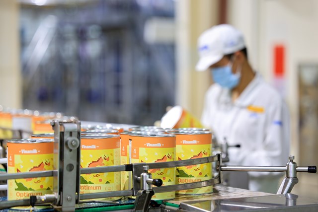 Đẩy mạnh hoạt động nghi&ecirc;n cứu v&agrave; ph&aacute;t triển, đổi mới sản phẩm, Vinamilk ti&ecirc;n phong đưa đột ph&aacute; 6 HMO v&agrave;o giải ph&aacute;p dinh dưỡng cho trẻ. Ảnh: Nguyễn Ho&agrave;ng &nbsp;