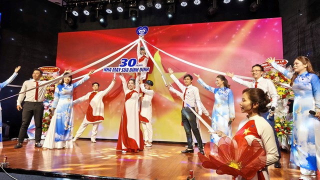 Nhà máy Sữa Bình Định kỷ niệm 30 năm thành lập - Ảnh 1