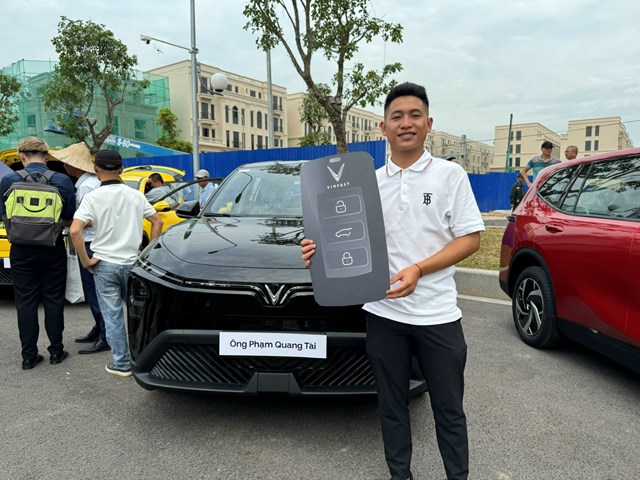 Anh Phạm Quang T&agrave;i cho rằng mức gi&aacute; 749 triệu đồng của Limo Green l&agrave; hợp l&yacute;. &nbsp;