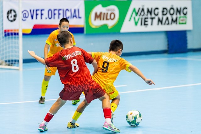 M&agrave;n chuyền b&oacute;ng kịch t&iacute;nh của hai đội b&oacute;ng H&agrave; Nội trong trận chung kết. &nbsp;