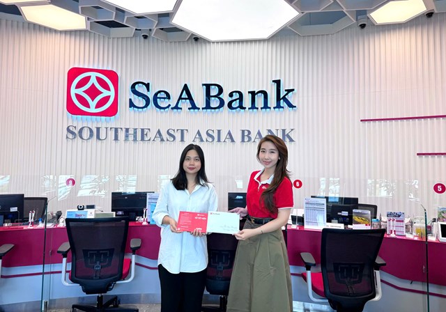 Quỹ Ươm mầm ước mơ SeABank nhận đỡ đầu th&#234;m 10 học sinh ngh&#232;o hiếu học: Nối d&#224;i h&#224;nh tr&#236;nh 10 năm gieo mơ ước - Ảnh 2