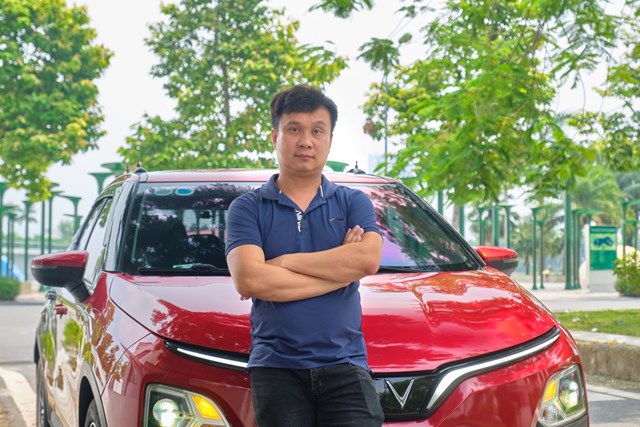 Anh Thắng đ&aacute;nh gi&aacute; thiết kế của VinFast VF 5 trẻ trung v&agrave; h&agrave;i h&ograve;a. &nbsp;