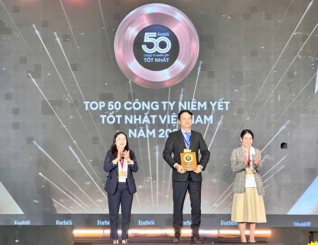 Bảo Việt li&#234;n tiếp được vinh danh trong “Danh s&#225;ch 50 c&#244;ng ty ni&#234;m yết tốt nhất Việt Nam” (Forbes) từ 2013 - Ảnh 2