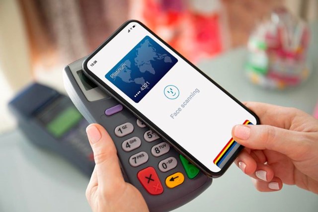 "Ti&ecirc;u trước, trả sau" qua m&atilde; QR: Lợi &iacute;ch v&agrave; những rủi ro cần lưu &yacute;. (Ảnh minh hoạ)