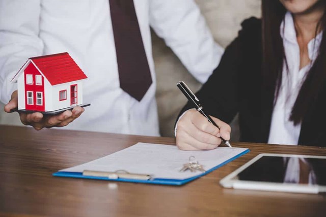 Nghề m&ocirc;i giới bất động sản bước v&agrave;o kỷ nguy&ecirc;n chuy&ecirc;n nghiệp h&oacute;a. (Ảnh minh hoạ)