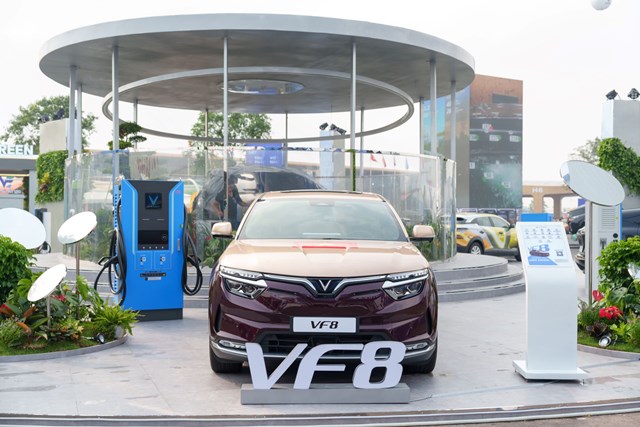SUV 5 chỗ đ&#225;ng mua trong ph&#226;n kh&#250;c 1 tỷ đồng gọi t&#234;n VF 8: Hiệu năng top 1, gi&#225; trị vượt xa gi&#225; tiền - Ảnh 1