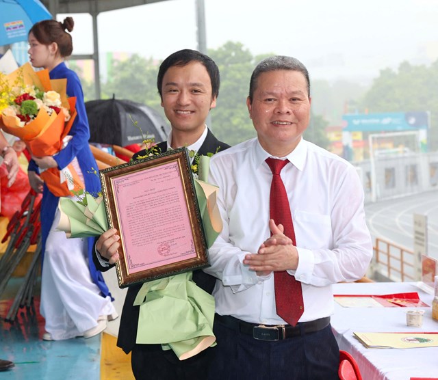 Hơn 2.000 người cao tuổi đồng diễn dân vũ chủ động sống khỏe, rực rỡ tuổi hoàng kim - Ảnh 15