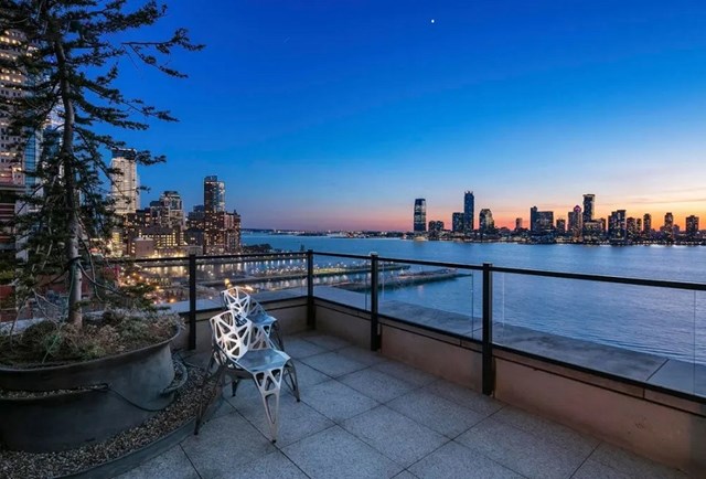 C&aacute;c căn hộ ven s&ocirc;ng Hudson tại New York, Mỹ c&oacute; gi&aacute; trị cao v&agrave; được giới thượng lưu săn đ&oacute;n. Ảnh: Cityrealty &nbsp;