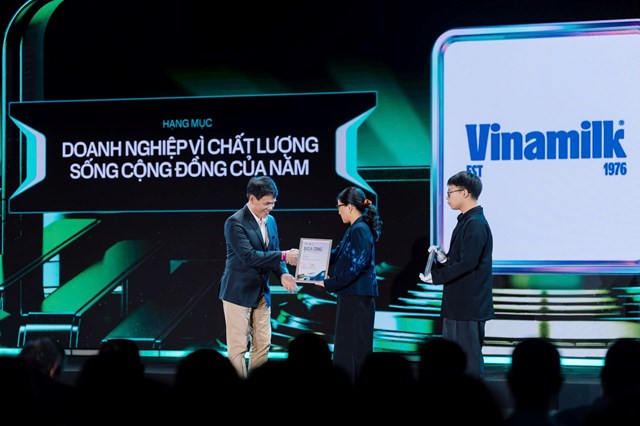 Vinamilk được vinh danh &ldquo;Doanh nghiệp v&igrave; chất lượng sống cộng đồng của năm&rdquo; v&agrave; &ldquo;Thương hiệu được người Việt tin d&ugrave;ng&rdquo; tại Better Choice Awards 2026. Ảnh: BTC