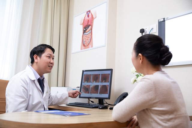 TS.BS Trương Đ&igrave;nh Kh&ocirc;i cho biết, giờ đ&acirc;y người d&acirc;n tại Kh&aacute;nh H&ograve;a c&oacute; thể tiếp cận dịch vụ y tế chất lượng cao ngay tại nơi m&igrave;nh sinh sống