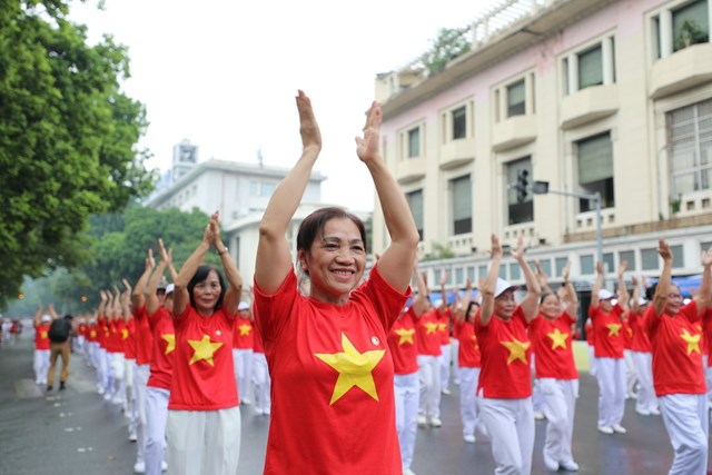 Ấn tượng chương tr&#236;nh Ng&#224;y hội r&#232;n luyện sức khỏe người cao tuổi H&#224; Nội - Ảnh 7