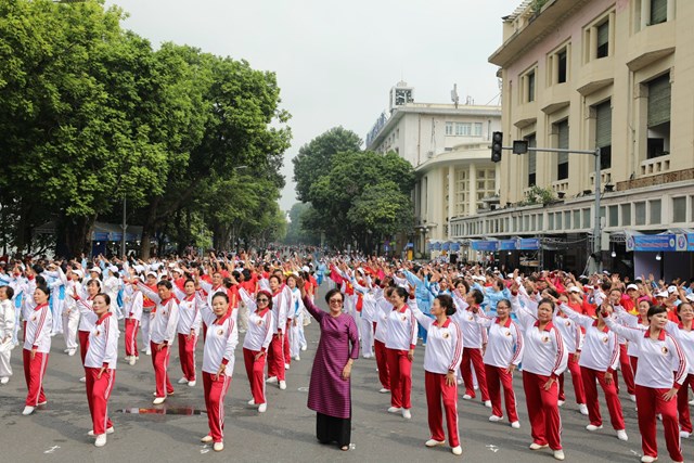 Ấn tượng chương tr&#236;nh Ng&#224;y hội r&#232;n luyện sức khỏe người cao tuổi H&#224; Nội - Ảnh 12