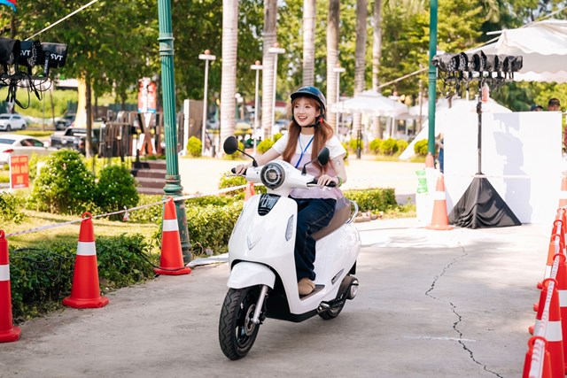 Gen Z lựa chọn VinFast Evo Lite Neo v&#236; thiết kế đẹp, độ ho&#224;n thiện tốt - Ảnh 1