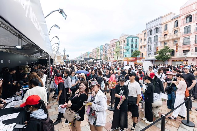 Ocean City &quot;b&#249;ng nổ&quot; trước giờ G: Fan Việt v&#224; quốc tế cuồng nhiệt đổ về, tạo n&#234;n trải nghiệm &#226;m nhạc hiếm c&#243; - Ảnh 1