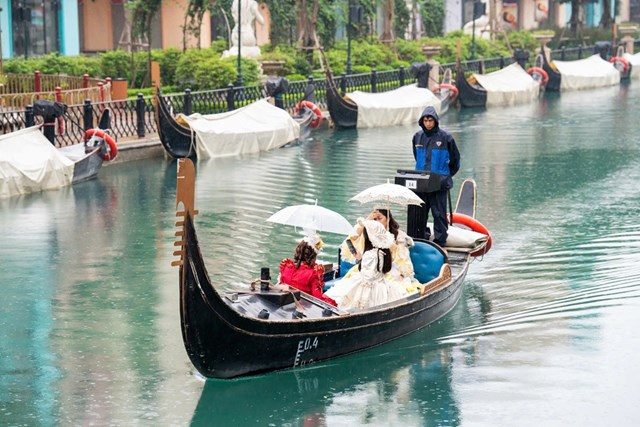 Ocean City &quot;b&#249;ng nổ&quot; trước giờ G: Fan Việt v&#224; quốc tế cuồng nhiệt đổ về, tạo n&#234;n trải nghiệm &#226;m nhạc hiếm c&#243; - Ảnh 6