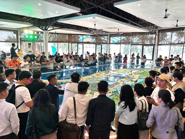 D&ugrave; chưa ra mắt, khu Vịnh Ti&ecirc;n &ndash; Vinhomes Green Paradise đ&atilde; được nhiều kh&aacute;ch h&agrave;ng săn đ&oacute;n, đặt giữ chỗ &nbsp;