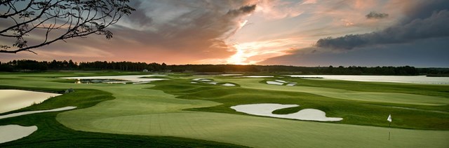 &ldquo;Giống như gom cảm gi&aacute;c của Sentosa, Bali v&agrave; Disneyland v&agrave;o c&ugrave;ng một nơi, v&agrave; tất cả chỉ c&aacute;ch nh&agrave; v&agrave;i bước ch&acirc;n&rdquo;, anh Duy Anh (TP.HCM) nhận x&eacute;t. &nbsp;