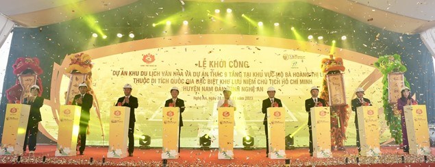 Vừa qua, UBND tỉnh Nghệ An v&agrave; T&amp;T Group đ&atilde; khởi c&ocirc;ng hai dự &aacute;n thuộc Quy hoạch bảo tồn, t&ocirc;n tạo, ph&aacute;t huy gi&aacute; trị Khu lưu niệm Chủ tịch Hồ Ch&iacute; Minh tại Nam Đ&agrave;n, Nghệ An.