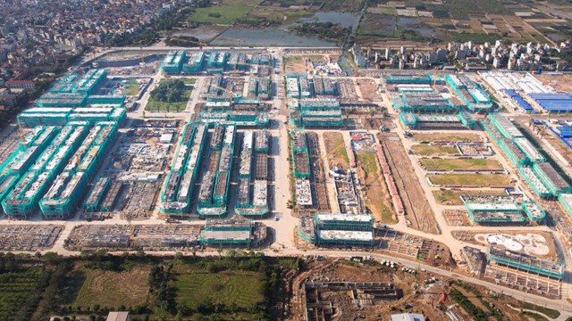 T&iacute;nh đến th&aacute;ng 12/2025, một số tiện &iacute;ch, cảnh quan đ&atilde; th&agrave;nh h&igrave;nh, nhiều d&atilde;y nh&agrave; đ&atilde; ho&agrave;n thiện phần th&ocirc; tại Vinhomes Wonder City (Ảnh: Vinhomes) &nbsp;