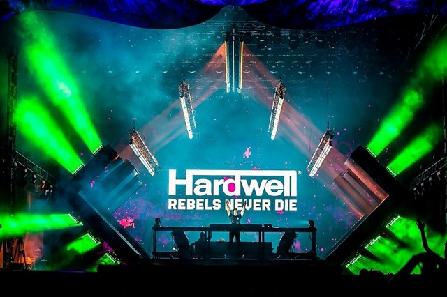 H&#233; lộ s&#226;n khấu si&#234;u thần tốc của huyền thoại DJ Hardwell tại Ph&#250; Quốc United Center - Ảnh 1