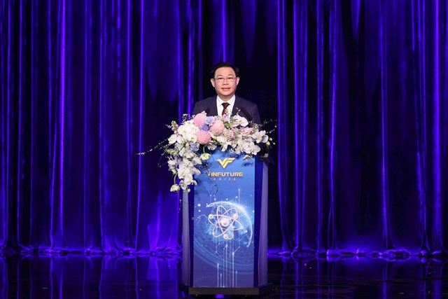 &Ocirc;ng Vương Đ&igrave;nh Huệ -&nbsp; Ủy vi&ecirc;n Bộ Ch&iacute;nh trị, Chủ tịch Quốc hội Cộng h&ograve;a x&atilde; hội chủ Nghĩa Việt Nam ph&aacute;t biểu tại Lễ trao giải VinFuture 2022