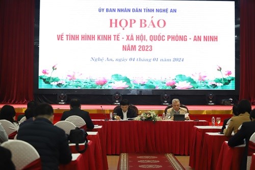 Ngày 04/01, UBND tỉnh Nghệ An tổ chức họp báo thông tin về tình hình kinh tế - xã hội, an ninh - quốc phòng năm 2023.