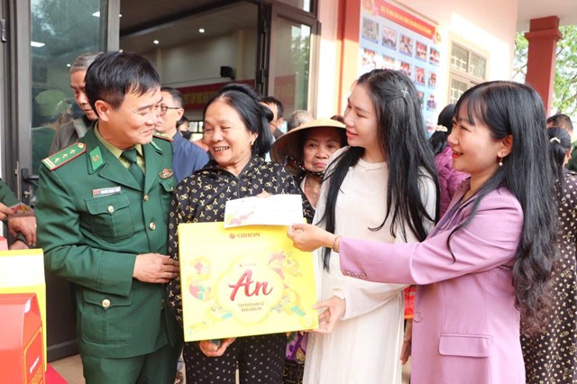 Hà Tĩnh: “Xuân Biên phòng ấm lòng dân bản” – Lan tỏa yêu thương tại xã Vũ Quang - Ảnh 1