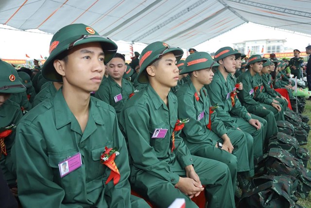 Thanh ni&ecirc;n H&agrave; Tĩnh phấn khởi, tự tin trước giờ l&ecirc;n đường thực hiện nghĩa vụ qu&acirc;n sự năm 2026.
