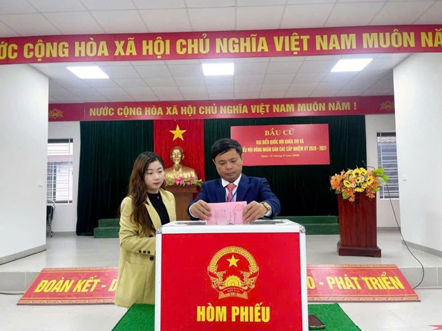 Gần 100% cử tri tỉnh H&agrave; Tĩnh tham gia ng&agrave;y hội bầu cử