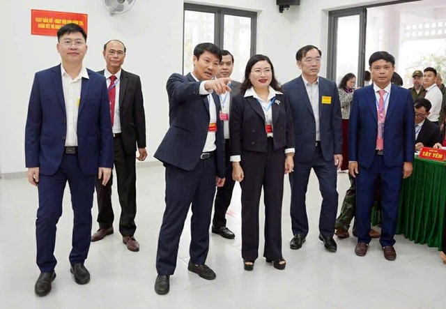 L&atilde;nh đạo địa phường Th&agrave;nh Sen kiểm tra c&ocirc;ng t&aacute;c chuẩn bị bỏ phiếu