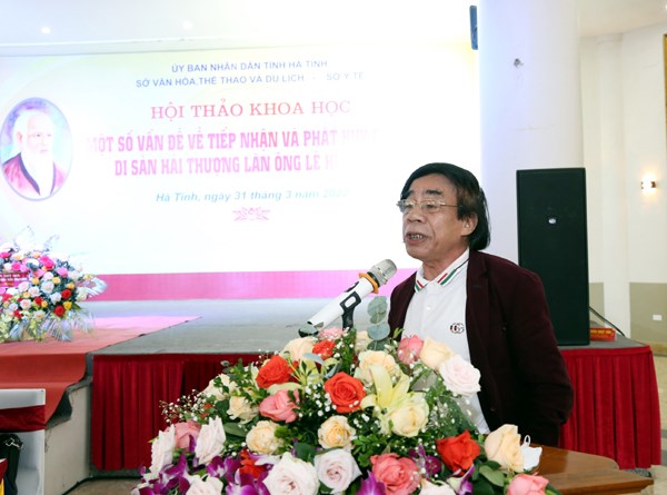 PGS.TS Biện Minh Điền - Khoa Ngữ văn (Đại học Vinh) ph&aacute;t biểu tại Hội nghị.