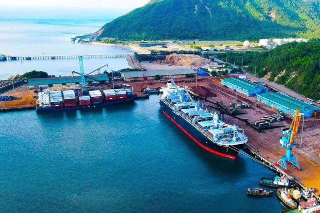 Khu c&ocirc;ng nghiệp hoạt động ổn định, đ&oacute;ng g&oacute;p v&agrave;o ng&acirc;n s&aacute;ch địa phương (Ảnh minh hoạ).