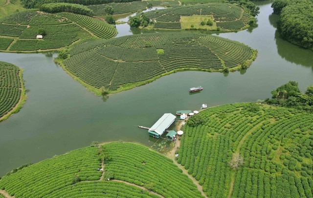 Du lịch xanh kh&ocirc;ng những g&oacute;p phần bảo vệ m&ocirc;i trường, c&ograve;n mang lại gi&aacute; trị kinh tế - x&atilde; hội l&acirc;u d&agrave;i cho địa phương