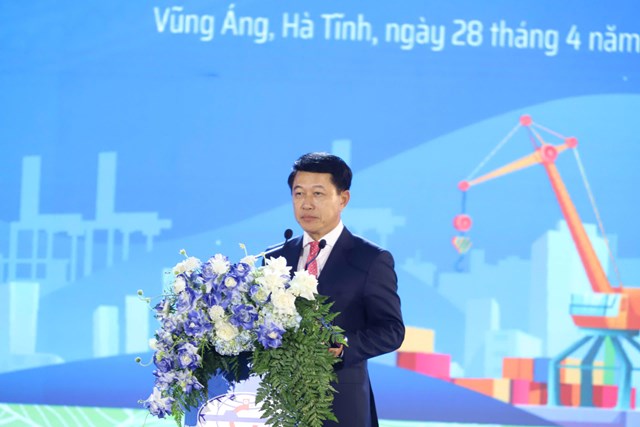 Phó Thủ tướng Lào Saleumxay Komasith phát biểu tại buổi lễ.