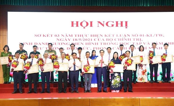 Hà Tĩnh vinh danh 42 tập thể, cá nhân điển hình học và làm theo Bác