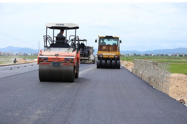 Các đơn vị đang dồn toàn bộ nhân lực và vật lực để thi công dự án đoạn Nghi Sơn – Diễn Châu.