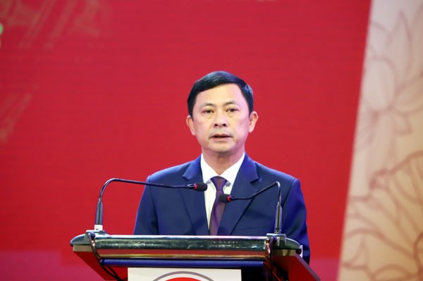 Phó Chủ tịch tỉnh Hà Tĩnh Lê Ngọc Châu phát biểu tại buổi lễ.
