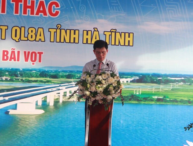 Thứ trưởng Bộ Giao th&ocirc;ng vận tải - L&ecirc; Anh Tuấn biểu dương c&aacute;c ban, ng&agrave;nh, địa phương đ&atilde; đưa tuyến cao tốc về đ&uacute;ng tiến độ