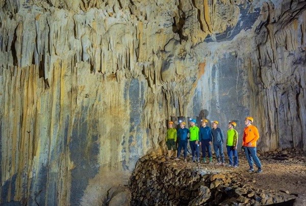 Các tour du lịch khám phá hang động lung linh huyền ảo tại Quảng Bình