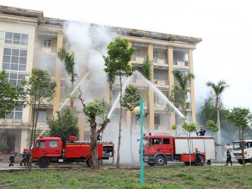 C&#244;ng an tỉnh H&#224; Tĩnh ho&#224;n th&#224;nh xuất sắc diễn tập thực binh xử l&#253; t&#236;nh huống g&#226;y rối, bạo loạn năm 2023 - Ảnh 3