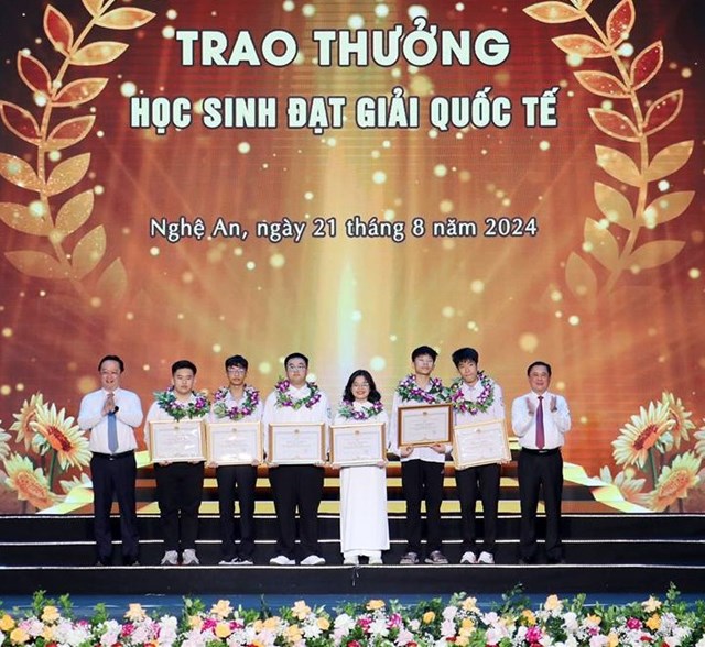 Những em học sinh xuất sắc đạt giải thưởng cao tại giải quốc tế