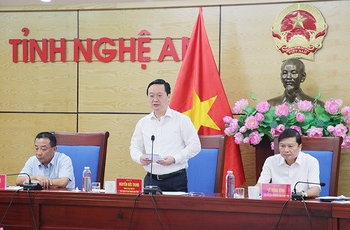 Chủ tịch UBND tỉnh Nghệ An Nguyễn Đức Trung phát biểu.
