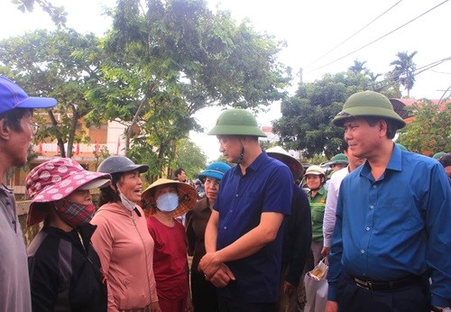 Tân Bí thư Tỉnh ủy Quảng Bình Lê Ngọc Quang thăm hỏi, động viên người dân vùng lũ