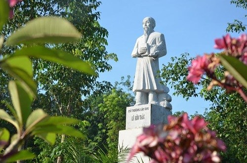 Đại hội đồng Tổ chức Giáo dục, Khoa học và Văn hóa của Liên hợp quốc (UNESCO) vừa thông qua nghị quyết vinh danh danh nhân văn hóa Hải Thượng Lãn Ông Lê Hữu Trác của Việt Nam.