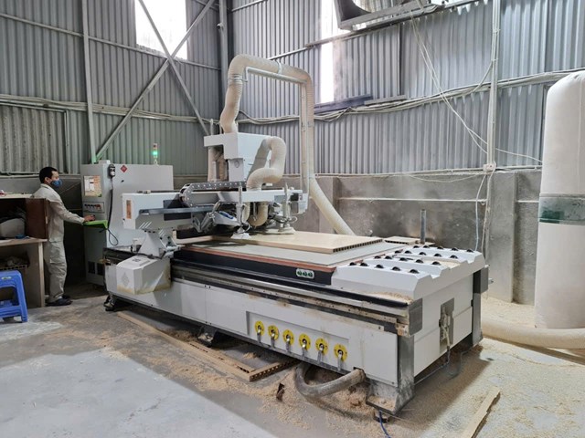 D&acirc;y chuyền sản xuất cửa