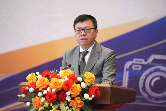 Ph&oacute; Trưởng Ban Tuy&ecirc;n gi&aacute;o v&agrave; D&acirc;n vận Trung ương, Chủ tịch Hội Nh&agrave; b&aacute;o Việt Nam, Tổng Bi&ecirc;n tập B&aacute;o Nh&acirc;n D&acirc;n L&ecirc; Quốc Minh ph&aacute;t biểu tại Diễn đ&agrave;n &ldquo;B&aacute;o ch&iacute; v&agrave; Nghị trường: D&ograve;ng chảy kiến tạo trong Kỷ nguy&ecirc;n mới&rdquo;.