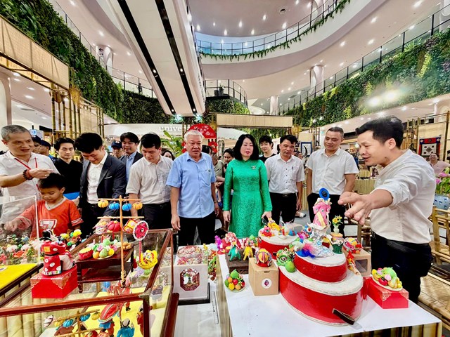 Hà Nội mở rộng kết nối tiêu thụ nông sản, sản phẩm OCOP qua hệ thống phân phối hiện đại - Ảnh 1