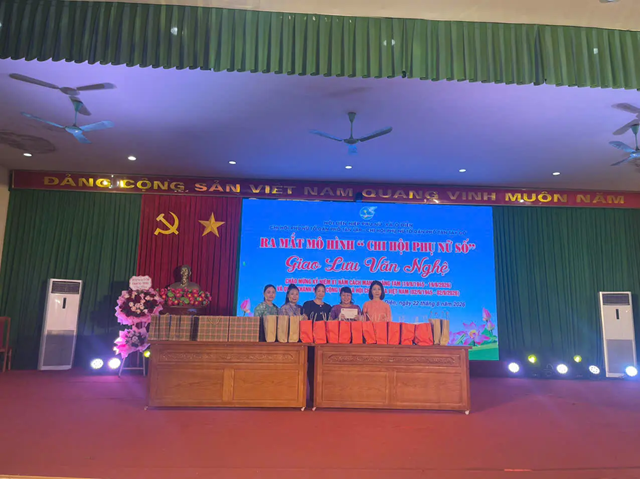 Những phần qu&agrave; nghĩa t&igrave;nh được Trung t&acirc;m Dạy nghề chuẩn bị trao tặng c&aacute;c trường hợp kh&oacute; khăn, người yếu thế.