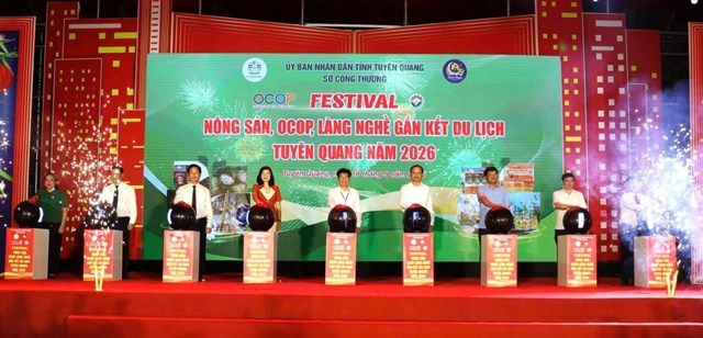 Khai mạc Festival n&ocirc;ng sản, OCOP, l&agrave;ng nghề gắn kết du lịch - Tuy&ecirc;n Quang năm 2026 với 120 gian h&agrave;ng của doanh nghiệp, hợp t&aacute;c x&atilde; đến từ 17 tỉnh, th&agrave;nh phố trong cả nước.&nbsp;