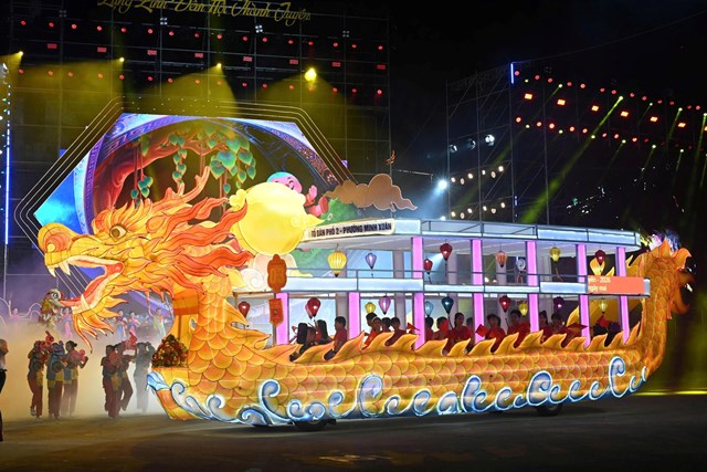 M&ocirc; h&igrave;nh của c&aacute;c phường tham gia diễn diễu trong Lễ hội Th&agrave;nh Tuy&ecirc;n